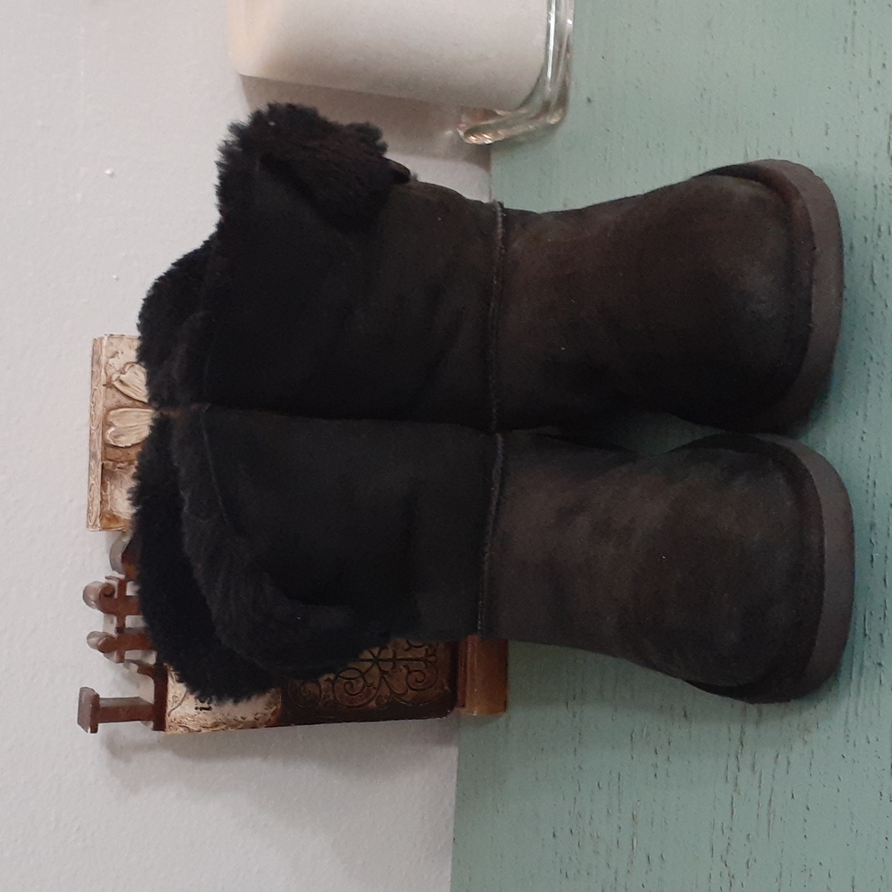 UGG BOOTS SZ 8 WOS